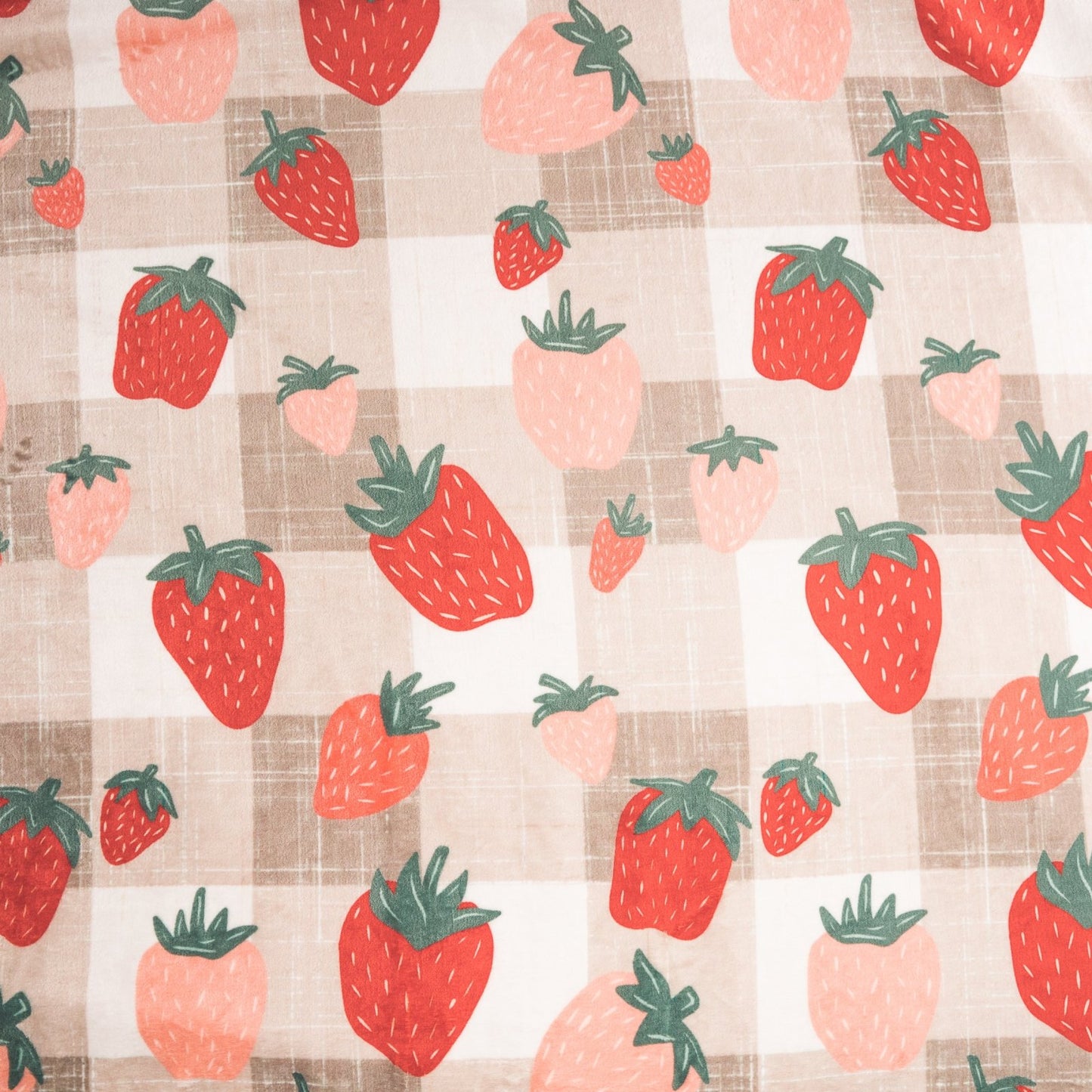 Strawburries Throw Blanket
